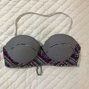 Mixed pattern swimsuit top